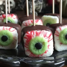 Eyeball Marshmallow Pops Recipe