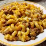 sloppy cheeseburger pasta