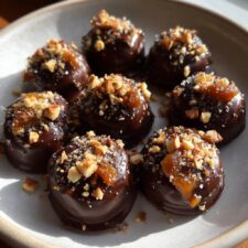 Delicious Christmas Chocolate Caramel Bites to Savor Now