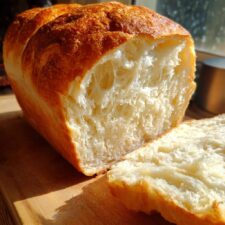 Easy Homemade White Bread: 7 Steps to Pure Comfort