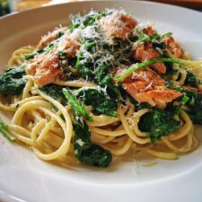 Salmon Spinach Pasta Dish: 5 Steps to a Delicious Dinner