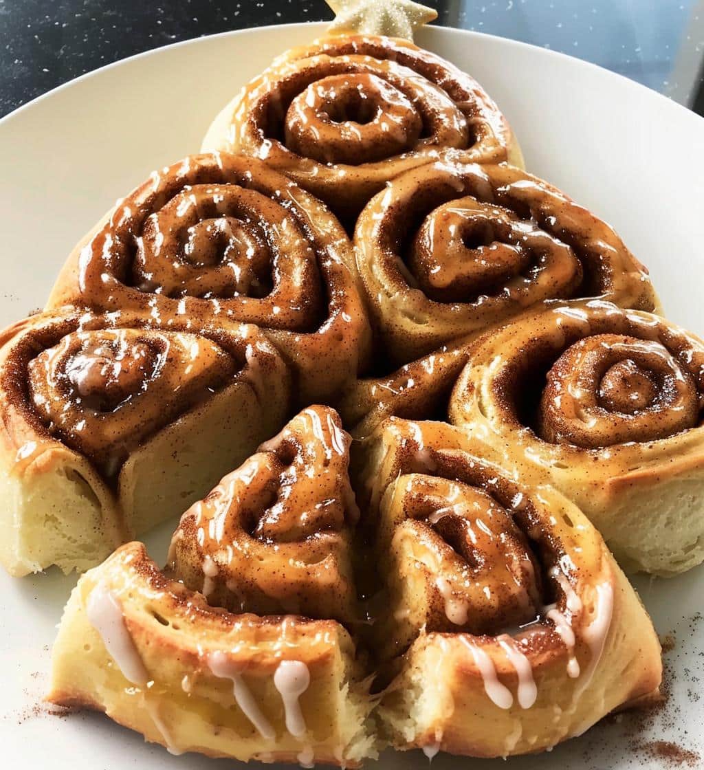 Cinnamon Roll Christmas Tree - detail 1