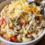 Crockpot White Chicken Chili Mac (chili + pasta fusion)