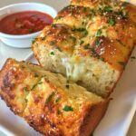 Garlic Parmesan Pull-Apart Bread