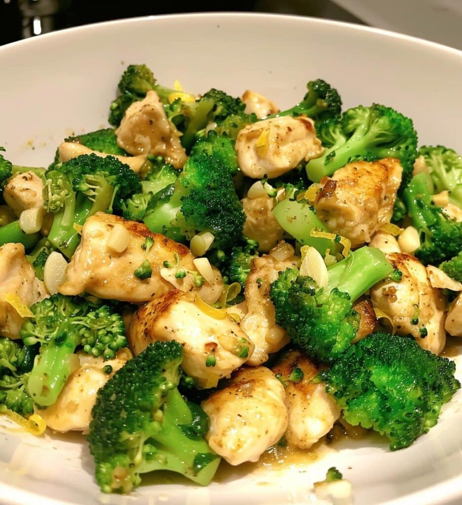 Lemon Garlic Chicken & Broccoli Skillet