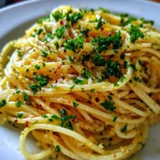 Garlic Noodles Aglio e Olio: 20-Minute Flavorful Bliss