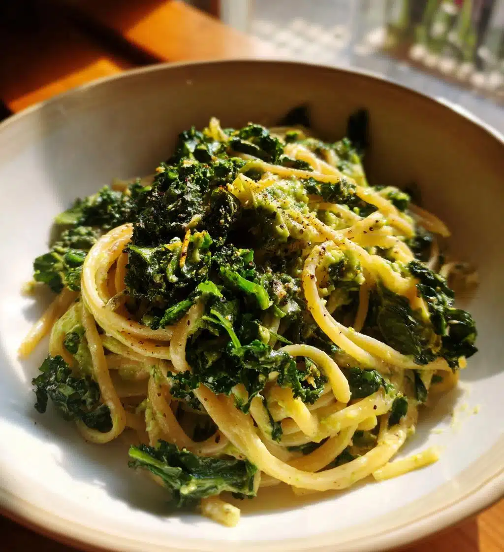 kale avocado pasta - detail 1