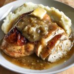 Chicken Garlic Gravy with Mashed Potatoes