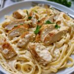 Healthy Chicken Alfredo (Cauliflower Sauce)