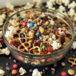 Holiday snack mix