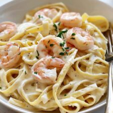 Shrimp Alfredo: Indulge in 25 Minutes of Pure Happiness