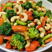 Stir-Fry Vegetables with Cashews: 7 Heavenly Minutes to Bliss