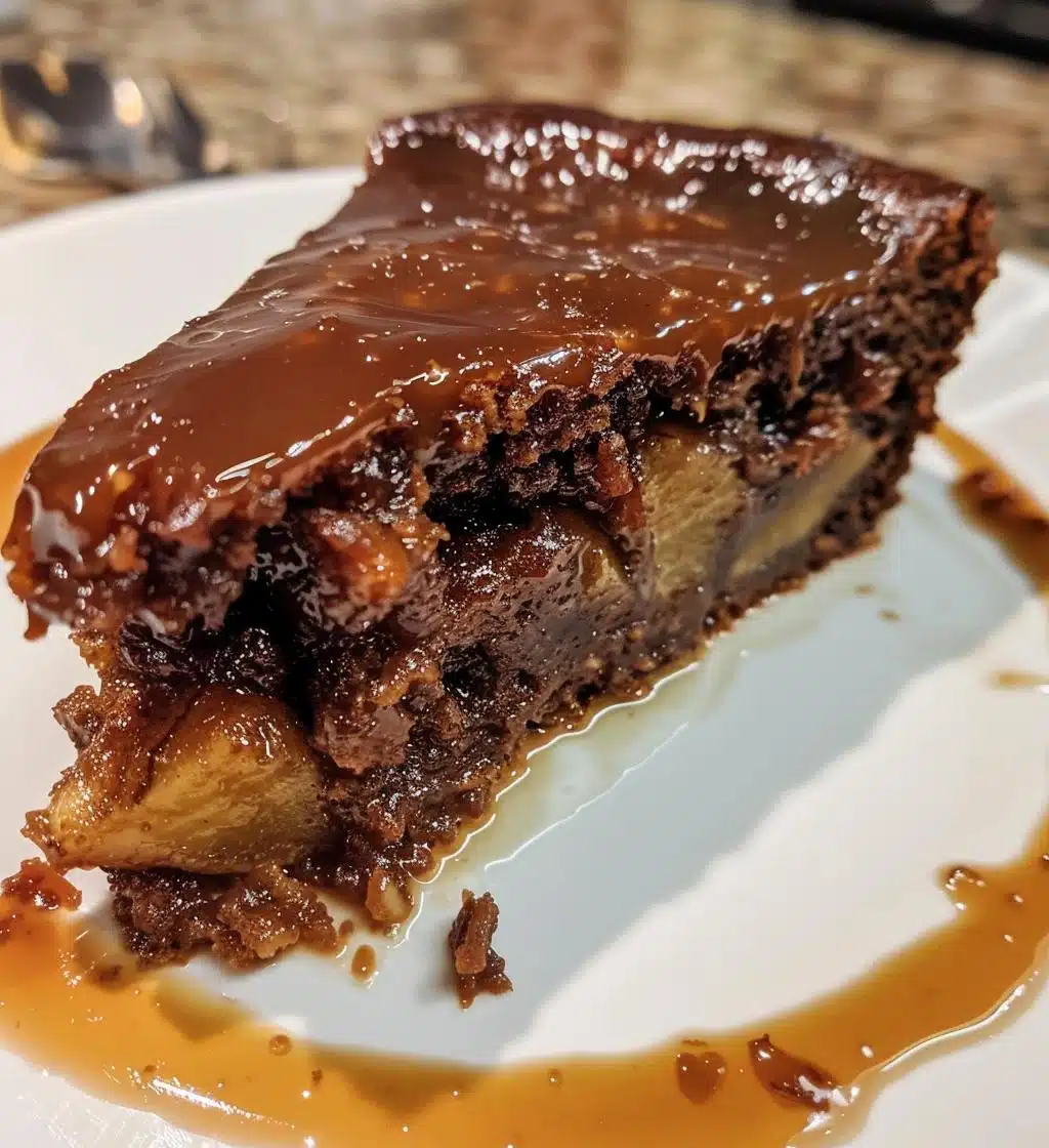 Sticky Apple Date Vanilla Pudding Cake - detail 1