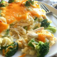 Low Carb Chicken Casserole: A Cozy, Cheesy Delight