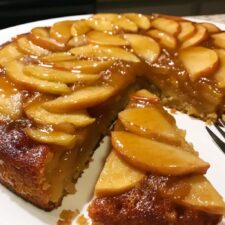Apple Cinnamon Upside Down Cake: 5 Steps to Pure Bliss