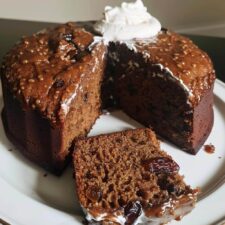 Old-Fashioned Ginger Date Cake: 10 Reasons to Love It