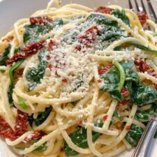 Spinach Sun Dried Tomato Pasta: 5 Reasons to Love It